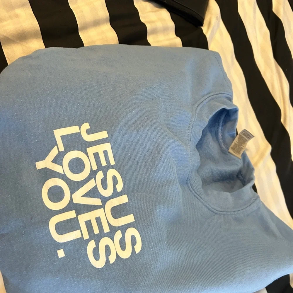 JLY crewneck M - Picture 2 of 2